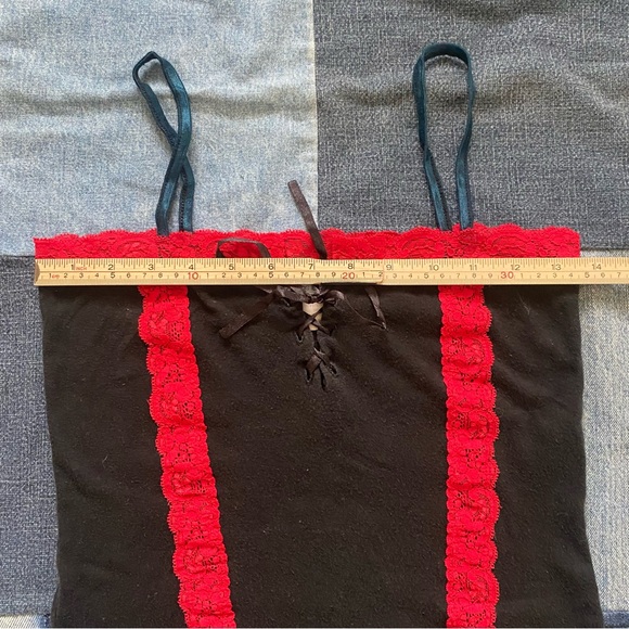 vtg one blonde one brunette black and red lace tank top lace up ribbon size S - Picture 5 of 6